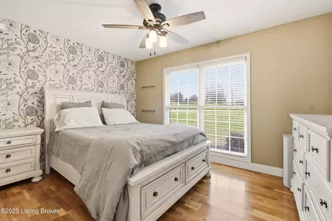 Bedroom - 8790 Lagrange Rd, Smithfield, KY 40068 photo 5 of 10