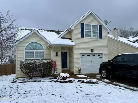 4205 Mimosa View Dr, Louisville, KY 40299
