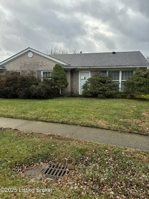 9810 Tucson Ct, Louisville, KY 40223