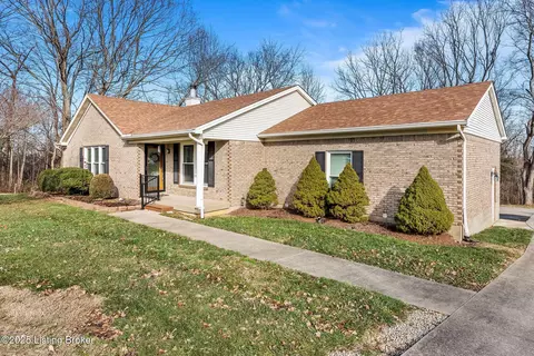 1001 Thorn Bush Rd, La Grange, KY 40031