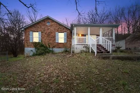 803 Taper Ct, Louisville, KY 40214