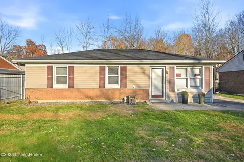 8907 Maplecreek Dr, Louisville, KY 40219
