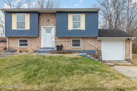 10910 Waycross Ave, Louisville, KY 40229