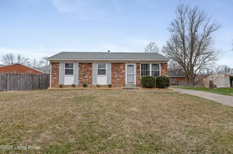 9611 Britannia Ct, Louisville, KY 40272