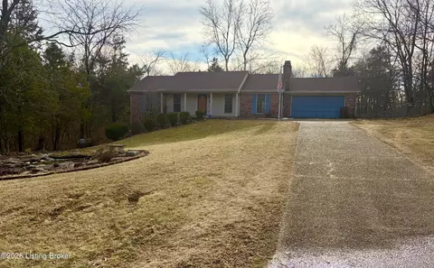881 Deerwood Dr, Coxs Creek, KY 40013
