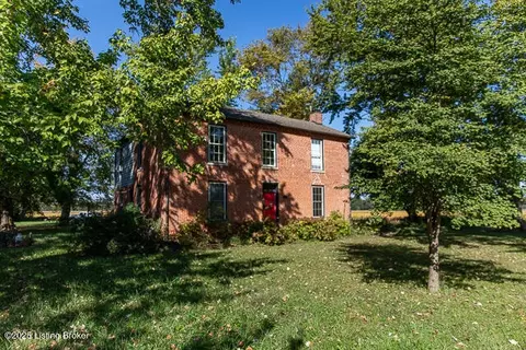 370 Thornton Rd, Hanover, IN 47243