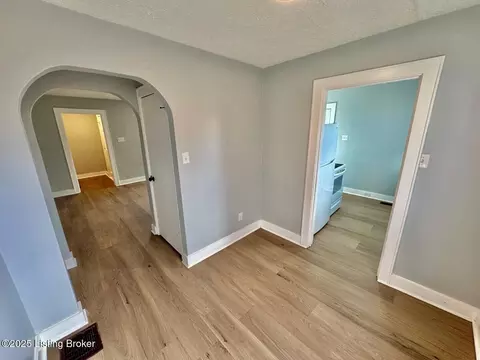 Entry Way - 314 Covington Ave, Springfield, KY 40069 photo 1 of 3