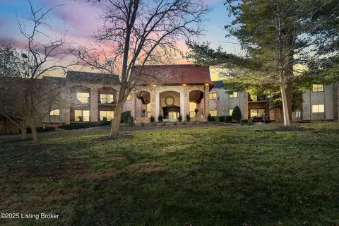 5800 Coach Gate Wynde #294, Louisville, KY 40207