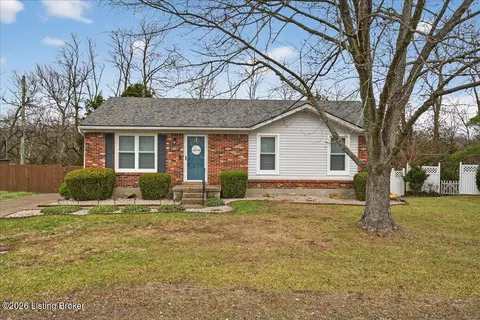 1612 Mcguire Ct, La Grange, KY 40031