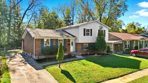 3102 Arjay Ln, Louisville, KY 40220