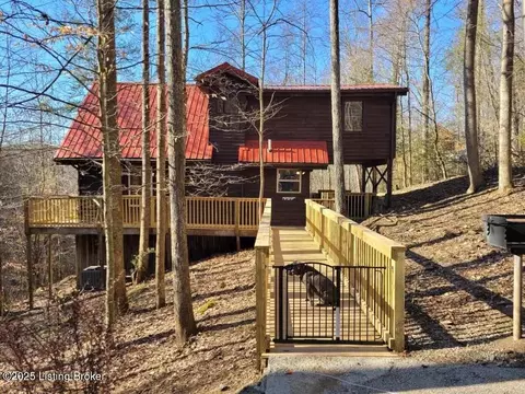 447 Robbie Ridge Rd, Slade, KY 40376