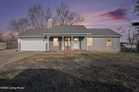 105 Tracy Ct, Radcliff, KY 40160
