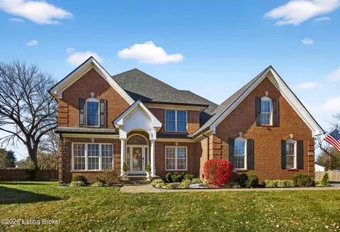 9702 Tufton Ct, Jeffersontown, KY 40299