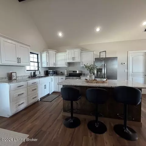 Kitchen - 256 Eagle Ridge Way, Springfield, KY 40069 photo 5 of 5