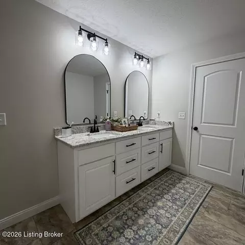 Bath - 256 Eagle Ridge Way, Springfield, KY 40069 photo 1 of 5