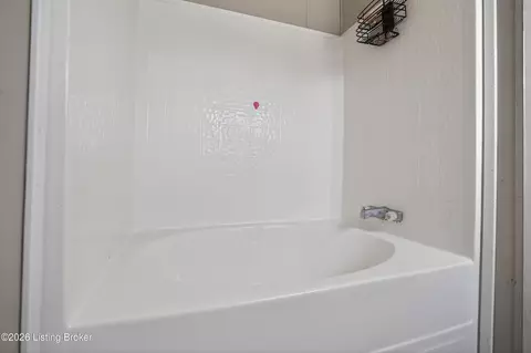 Bath - 115 Oregon Ln, Brodhead, KY 40409 photo 1 of 3