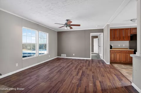 Living - 115 Oregon Ln, Brodhead, KY 40409 photo 2 of 2