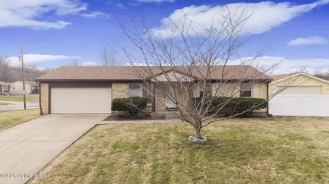 7004 Dougy Way, Louisville, KY 40219
