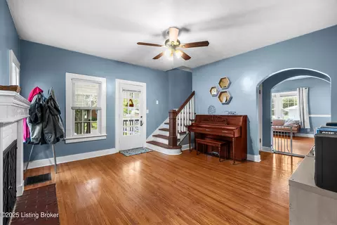 4902 Greenwood Rd, Louisville, KY 40258