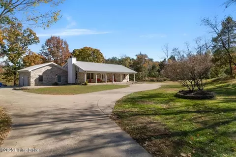 8820 Thixton Ln, Louisville, KY 40229