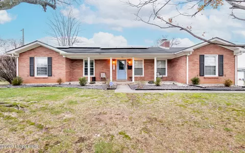 4019 Blossomwood Dr, Louisville, KY 40220
