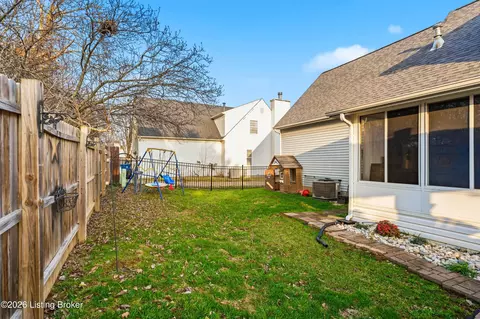 Exterior - 6609 Willowrun Ln, Pewee Valley, KY 40056 photo 8 of 10