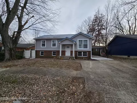 2560 Vonoa Dr, Radcliff, KY 40160