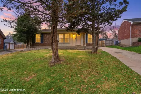 6806 Creedmoor Ct, Louisville, KY 40228