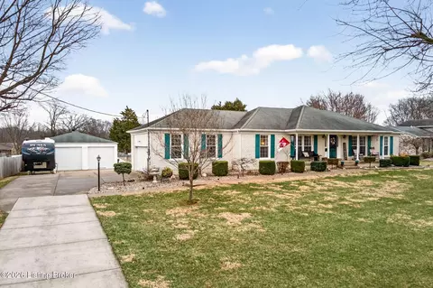 4809 Fox Chase Dr, Shepherdsville, KY 40165