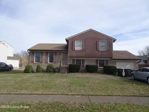 8908 Thelma Ln, Louisville, KY 40220