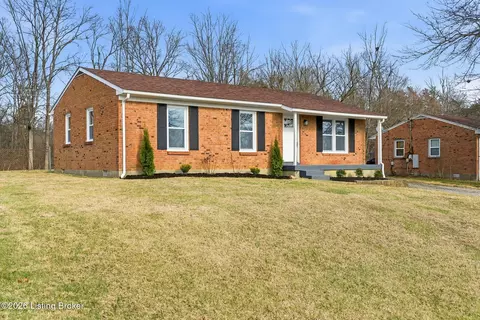 1005 E Mailback Way, Crestwood, KY 40014