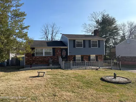 8209 Sealston Dr, Louisville, KY 40228