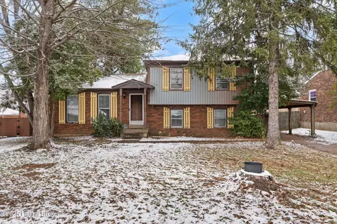 8605 Amerivan Dr, Jeffersontown, KY 40299