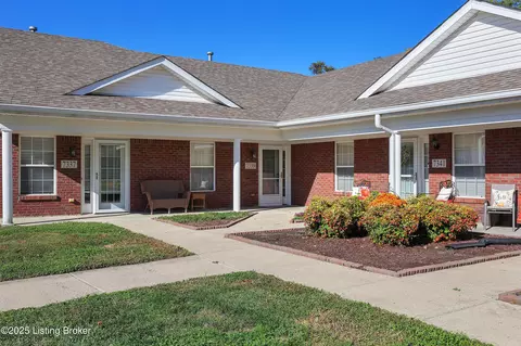7339 Fox Hollow Way, Louisville, KY 40228