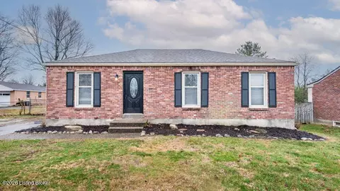 8006 Smyrna Pkwy, Louisville, KY 40228