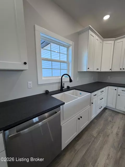 Kitchen - 33 Gordon Dr, Ekron, KY 40117 photo 2 of 7