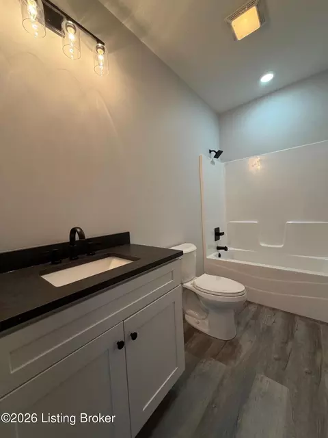 Bath - 33 Gordon Dr, Ekron, KY 40117 photo 4 of 5