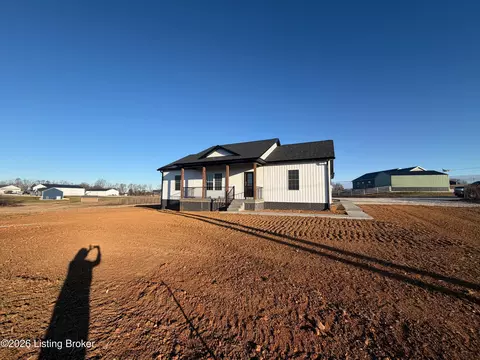 Exterior - 33 Gordon Dr, Ekron, KY 40117 photo 3 of 8