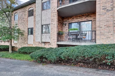 5800 Coach Gate Wynde #268, Louisville, KY 40207