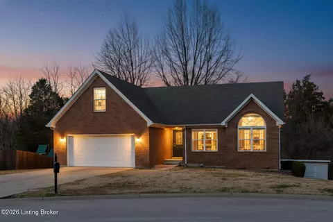 4437 Falling Leaf Dr, Sellersburg, IN 47172