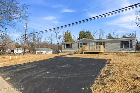 120 E Spring St, Radcliff, KY 40160 photo 3