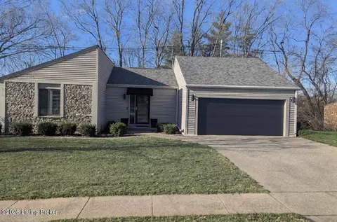 9001 Thelma Ln, Louisville, KY 40220