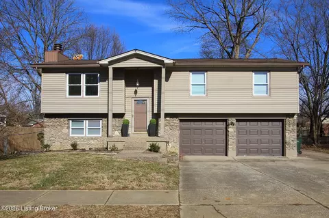 9323 Willowwood Way, Louisville, KY 40299