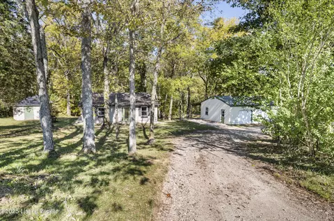1306 Bunk Rd, Pleasureville, KY 40057