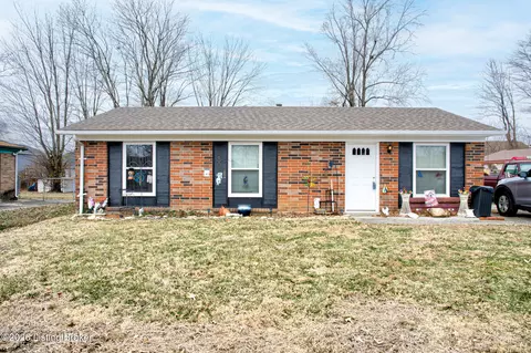 8002 Grenelle Dr, Louisville, KY 40228