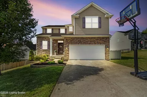10008 Clove Tree Ct, Louisville, KY 40228