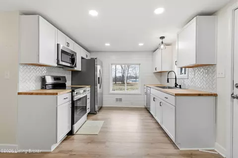Kitchen - 960 Brownsboro Rd, Pendleton, KY 40055 photo 1 of 2