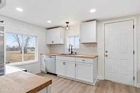 Entry Way - 960 Brownsboro Rd, Pendleton, KY 40055 photo 1 of 3