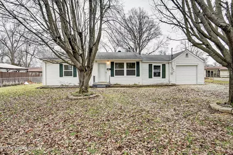4511 Rose Farm Dr, Louisville, KY 40258