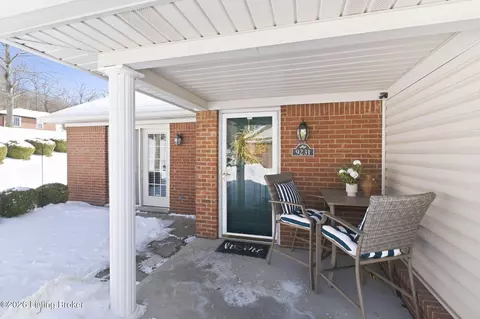 9231 Hawthorne Pointe Dr, Louisville, KY 40272